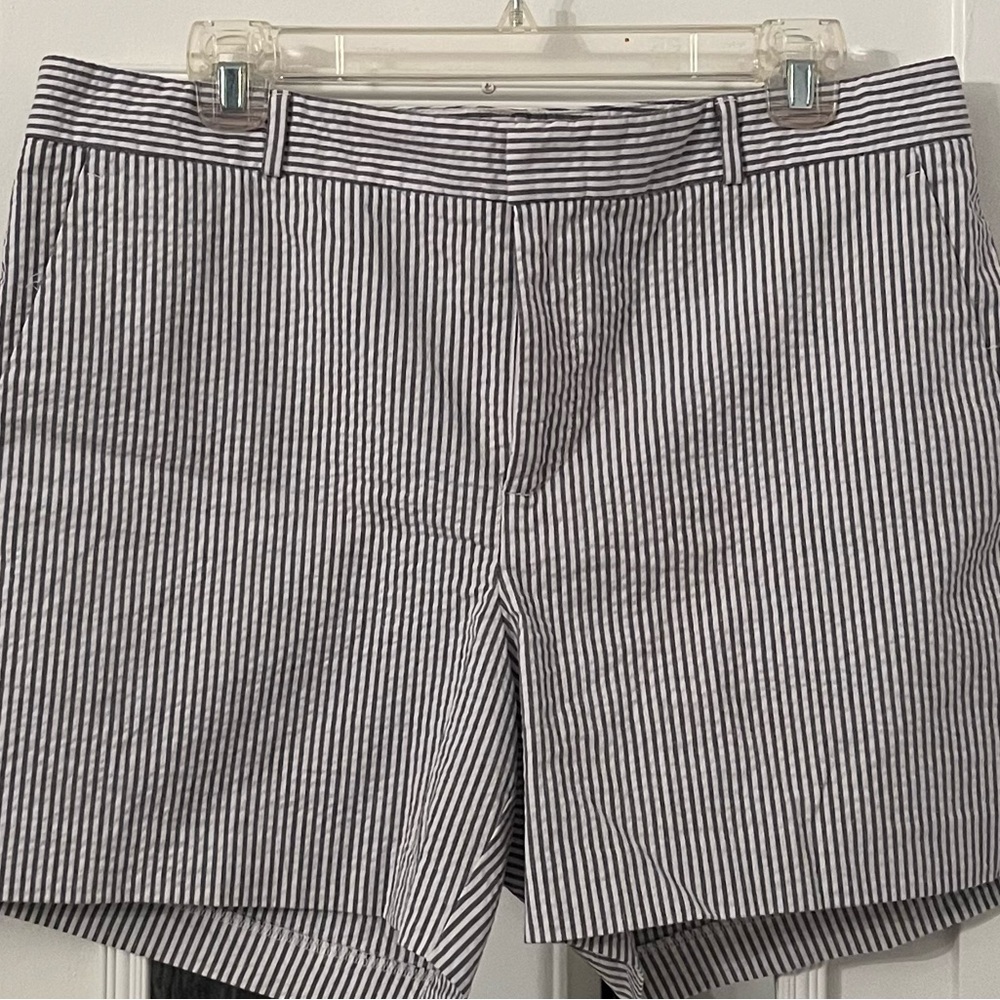 New Banana Republic Navy Blue and White Stripe Shorts Classic Style, Size 10